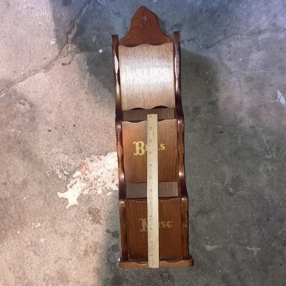 📬✉️ Vintage 1970s / 1980s Straw Wooden Gold Ink Wall Organizer for Mail 📦📭 - Picture 7 of 7